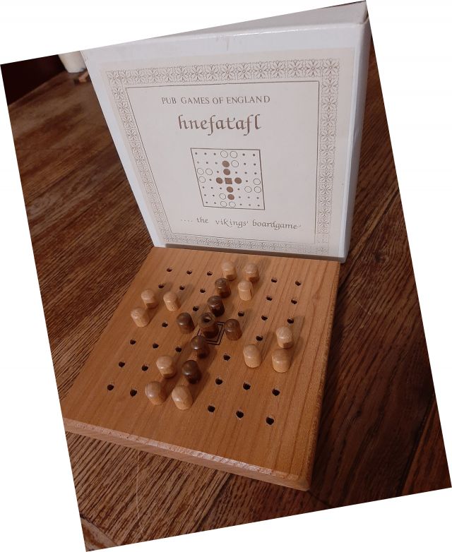 Hnefatafl by Pub Games of England